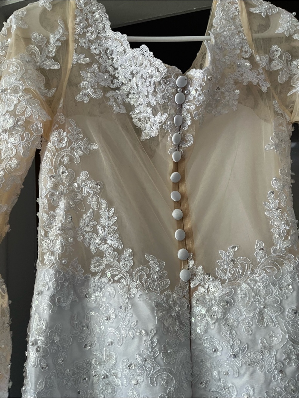 Breathtaking White Beaded Lace Wedding Dress - Beautiful - Picture 6 of 13